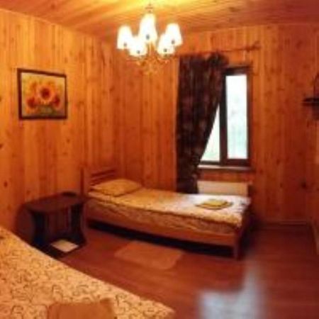 Zolotoy Bereg Hotel Чернигов Экстерьер фото