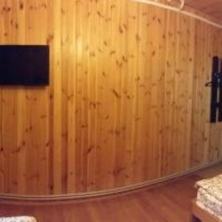 Zolotoy Bereg Hotel Чернигов Экстерьер фото