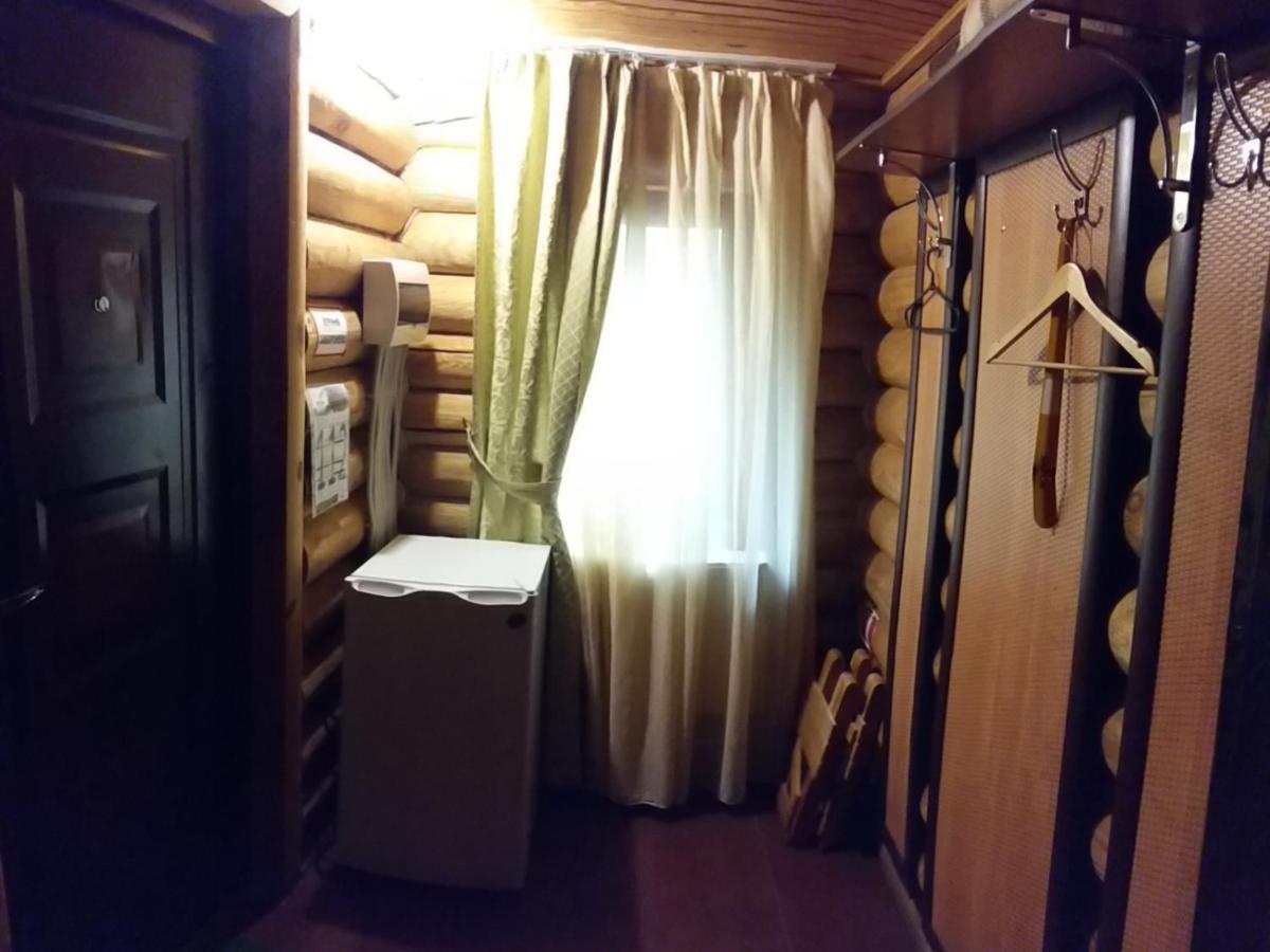 Zolotoy Bereg Hotel Чернигов Экстерьер фото