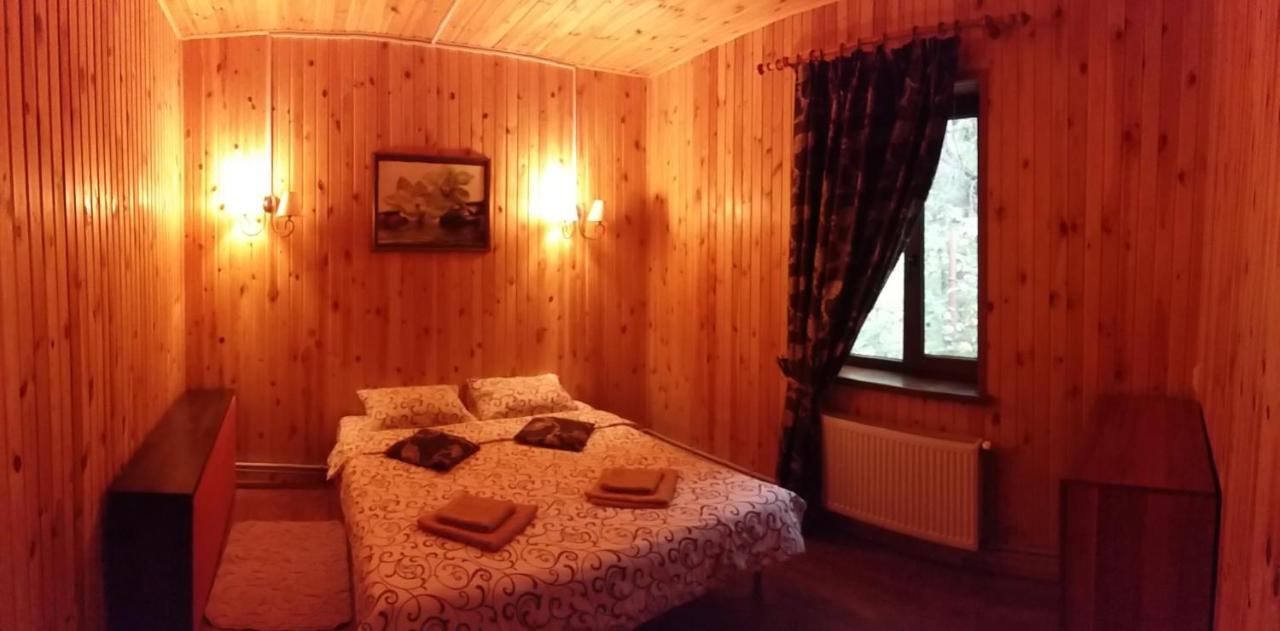 Zolotoy Bereg Hotel Чернигов Экстерьер фото