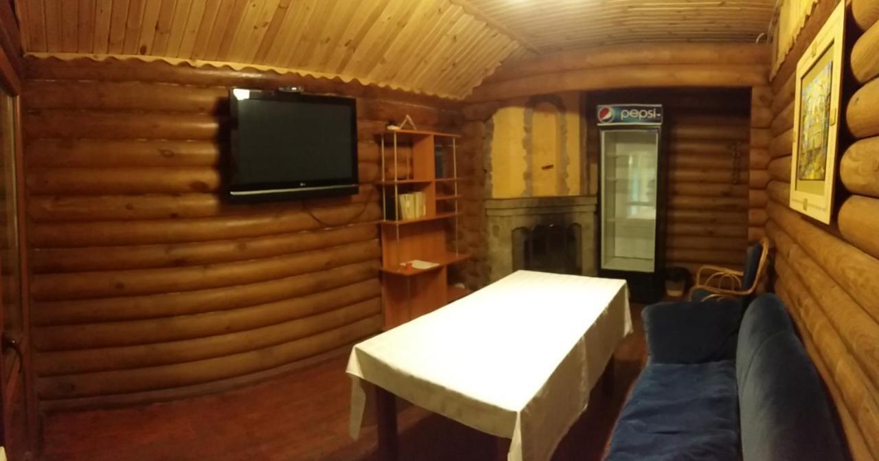 Zolotoy Bereg Hotel Чернигов Экстерьер фото