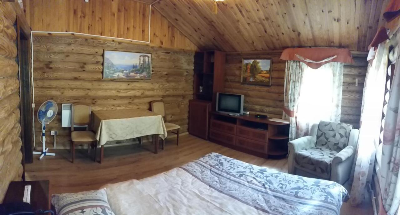 Zolotoy Bereg Hotel Чернигов Экстерьер фото