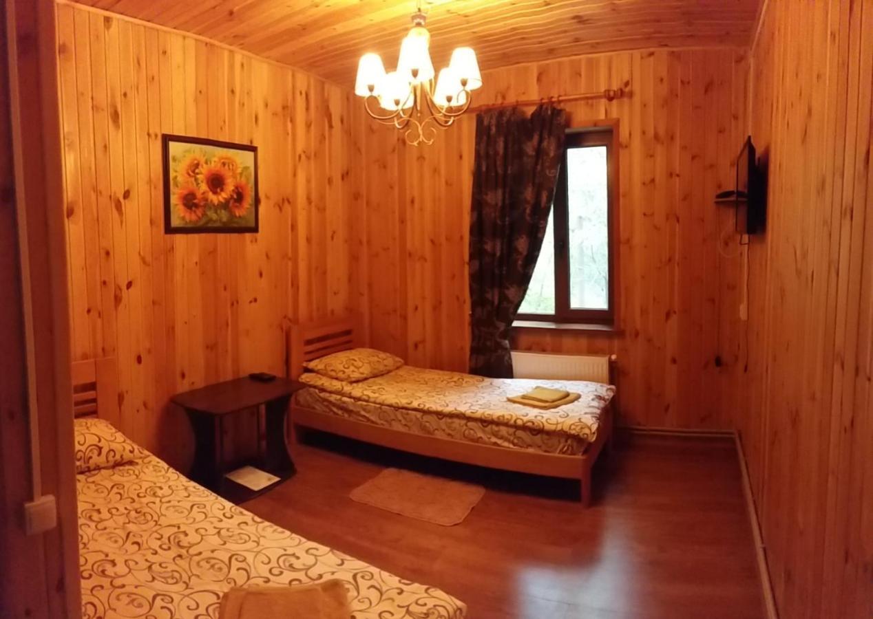 Zolotoy Bereg Hotel Чернигов Экстерьер фото